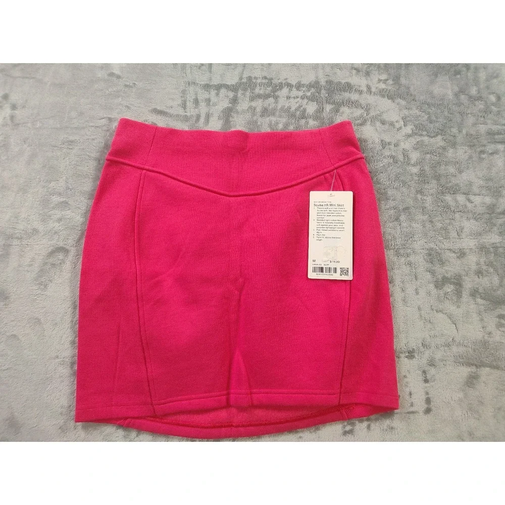 Lululemon Scuba High-Rise Mini Skirt Women's M Pink NWT Ribbed Waist NWT
